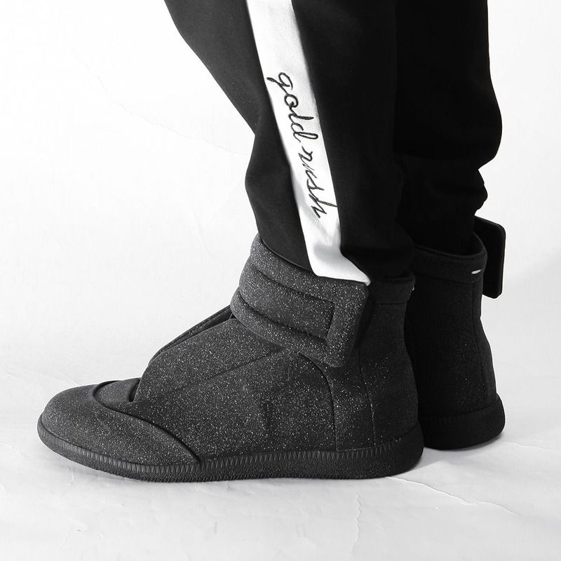 ma*s*n Ma*i*la black strass sneaker