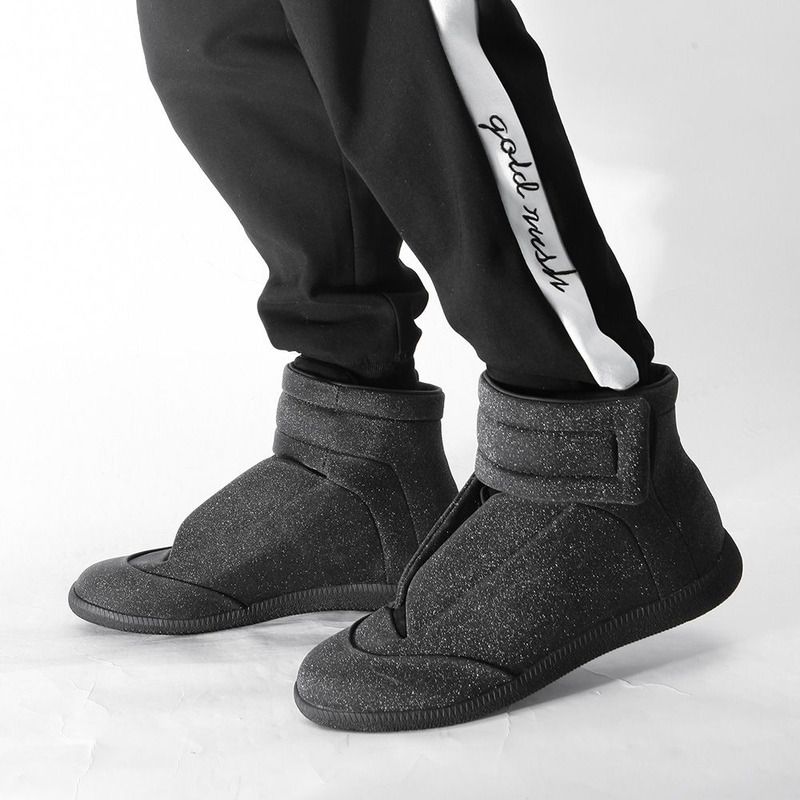 ma*s*n Ma*i*la black strass sneaker