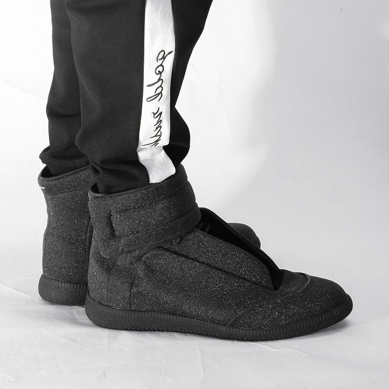 ma*s*n Ma*i*la black strass sneaker