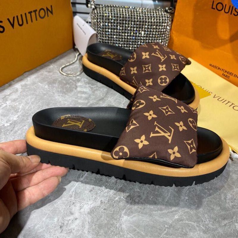 l**is V*t*n pool pillow comfort mules