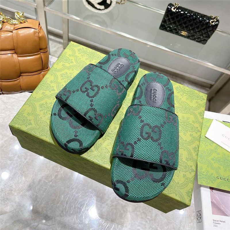G*u*i green gg logo slides