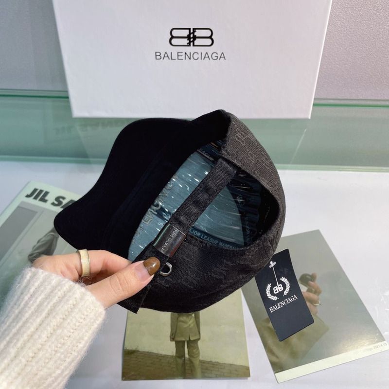 Ba*len*cia*ga logo baseball cap in black