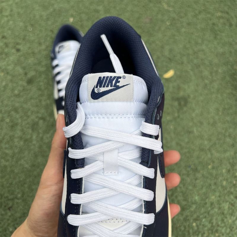 Nike Dunk Vintage Navy Sneaker