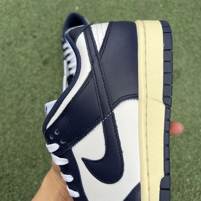 Nike Dunk Vintage Navy Sneaker