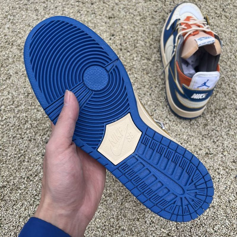 Nike SB Dunk High Pro Sneaker B06817-900