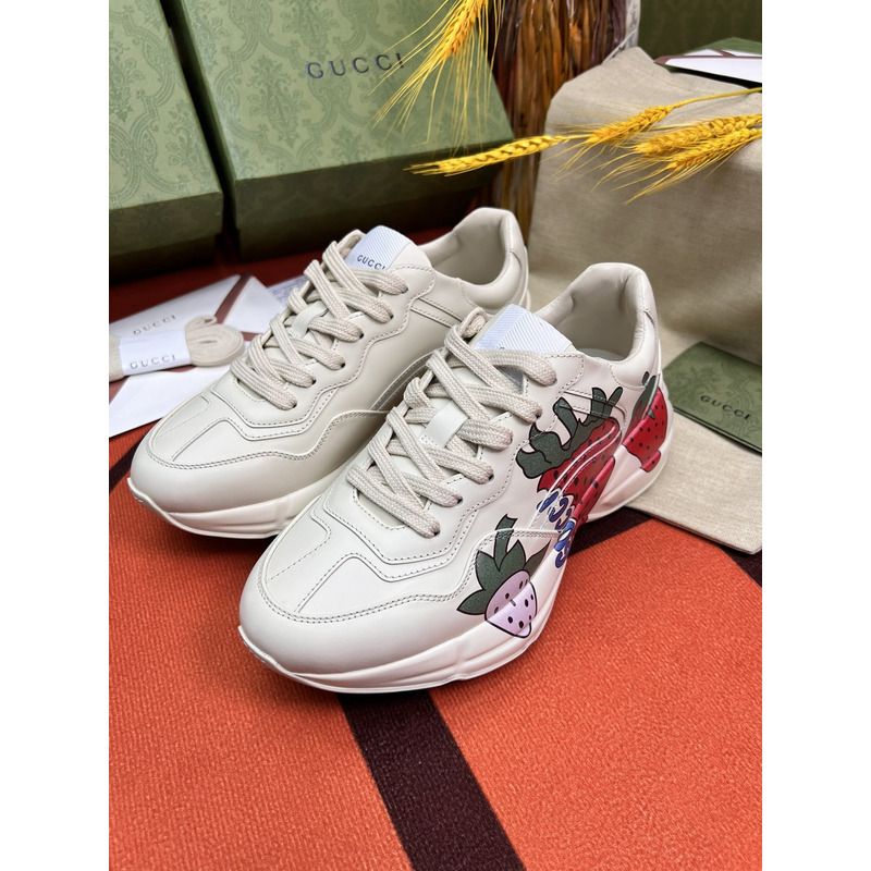 G*u*i rhyton starwberry (w)