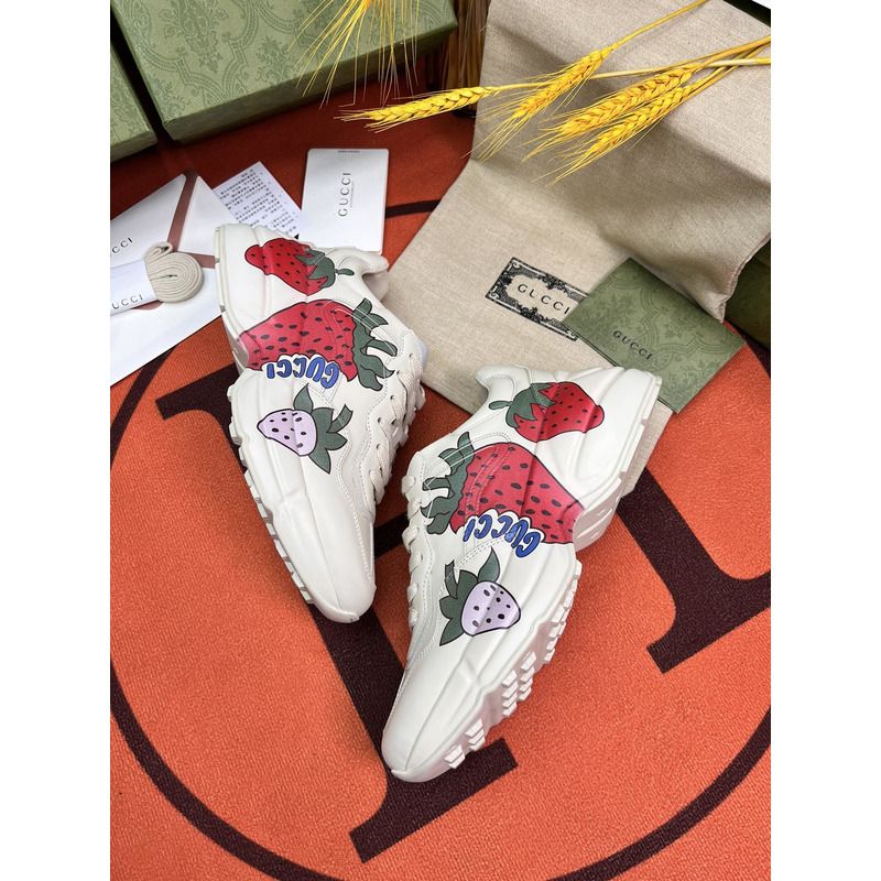 G*u*i rhyton starwberry (w)