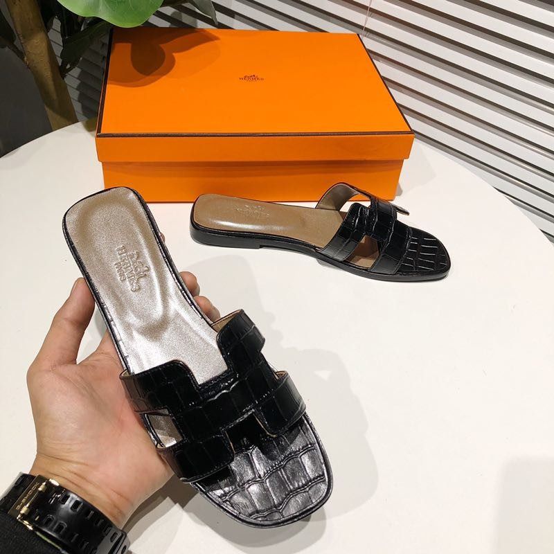 H**mes oran crocodile sandals in black