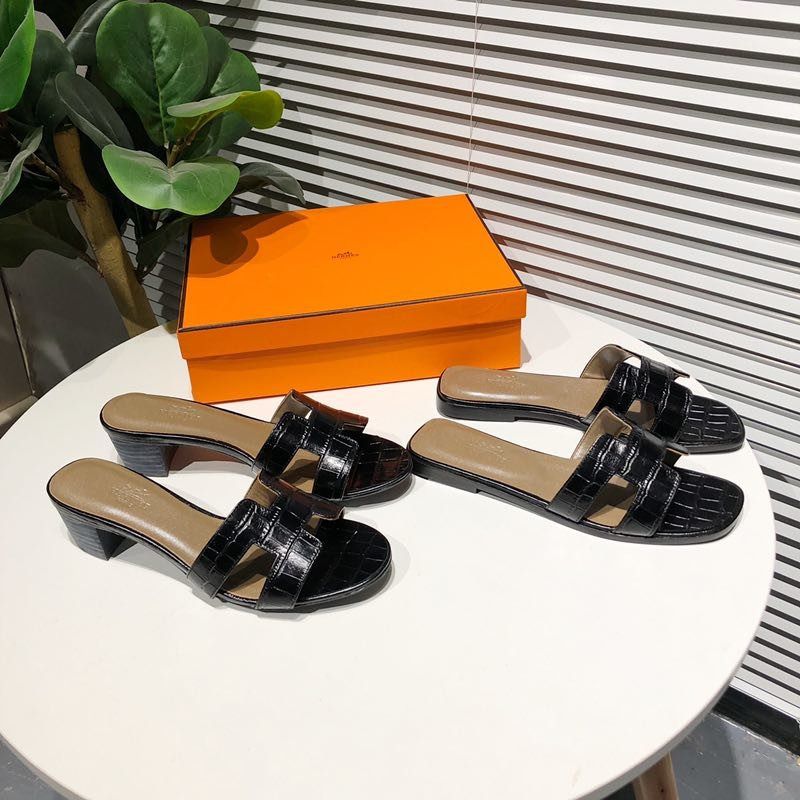 H**mes oran crocodile sandals in black