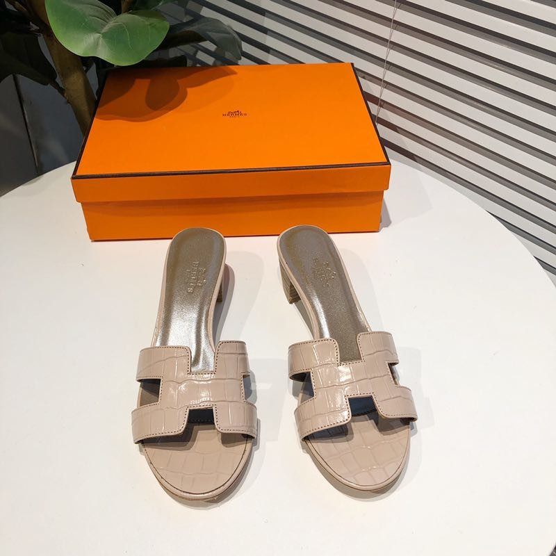H**mes oasis crocodile sandals in bisque