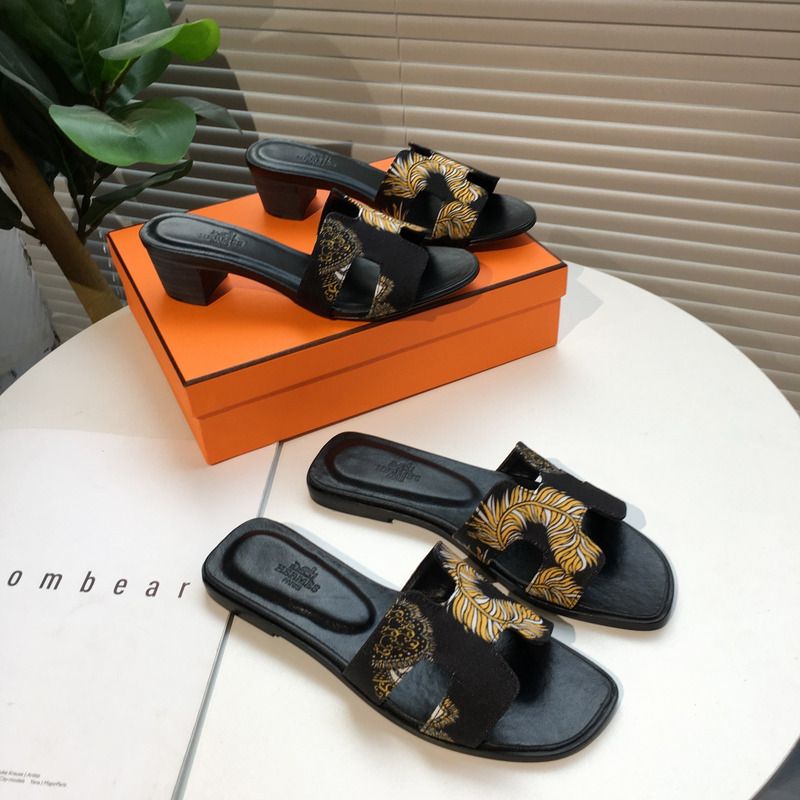 H**mes oran sandals in black