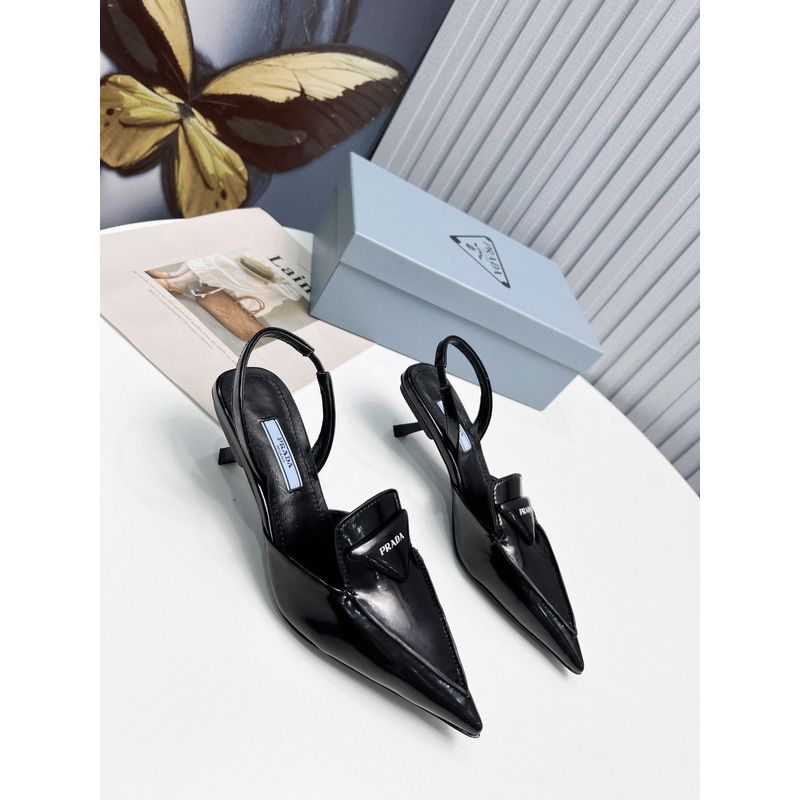 Pra*a logo patent leather pointy toe mule in black