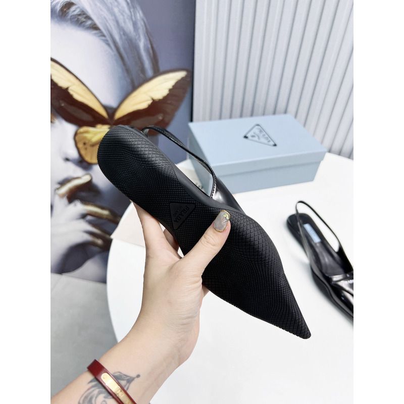 Pra*a leather flat sandals black