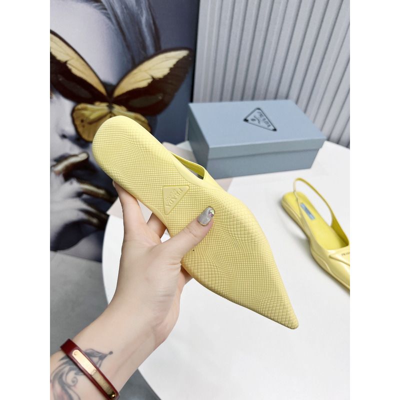 Pra*a pointed toe leather shoe yellow