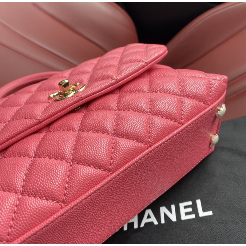 Ch*el coco gloss handle pink