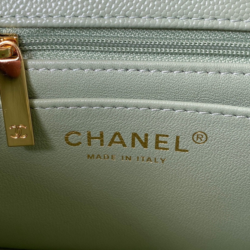 Ch*el classic handbag grained shiny calfskin & gold-tone metal  green