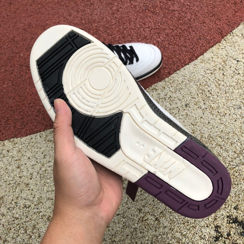 A Ma Maniere x Air Jordan 2 Retro Sneaker Grey/Burgundy