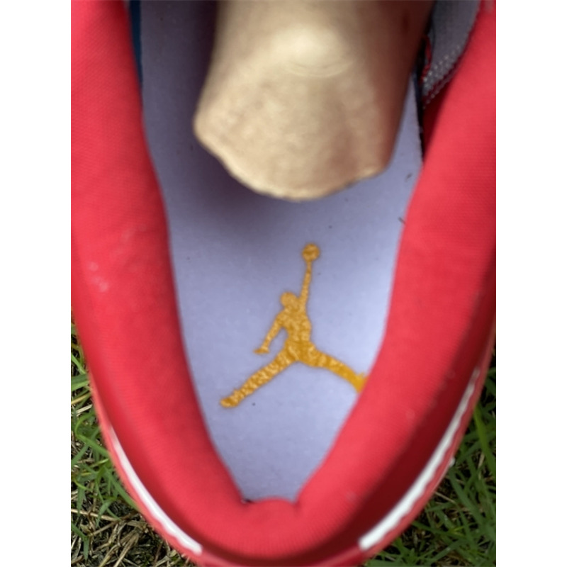 Air Jordan 1 Low Sneaker Cardinal Red/Light Curry-White