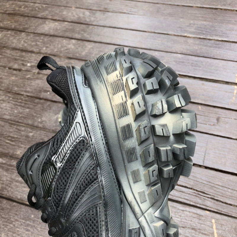 Ba*len*cia*ga defender mesh sneaker black