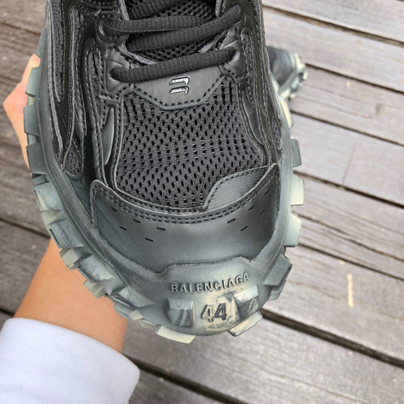 Ba*len*cia*ga defender mesh sneaker black