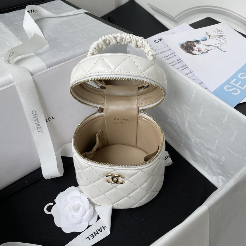 Ch*el  white small bucket  13.5cm-13.5cm-11.5cm