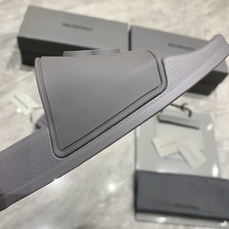 Ba*len*cia*ga  pool slides 3d bb logo gray