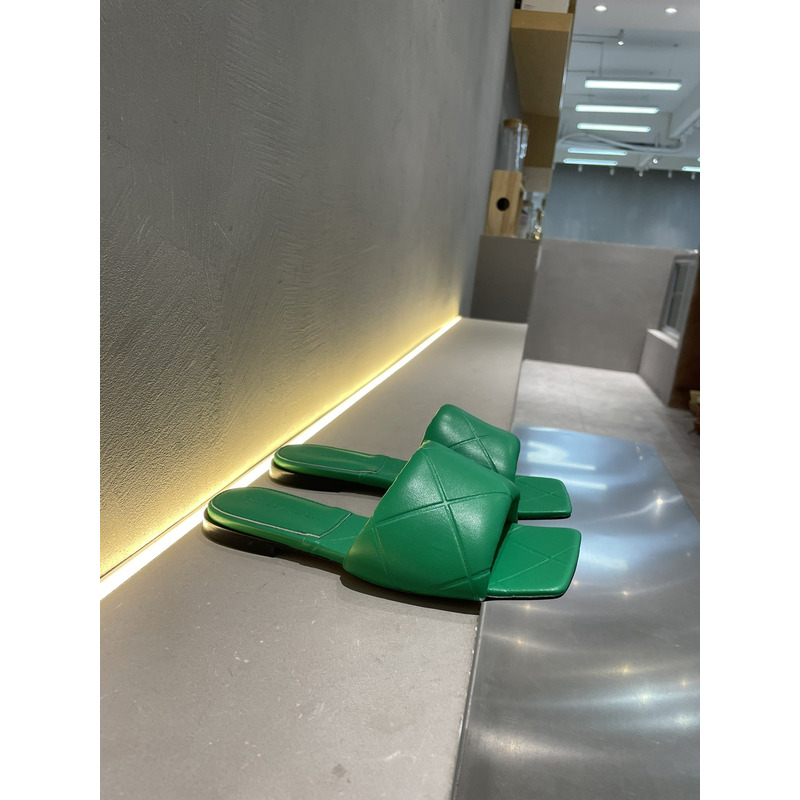 Bo*te*ga ve*ne*ta rubber lido sandals parakeet