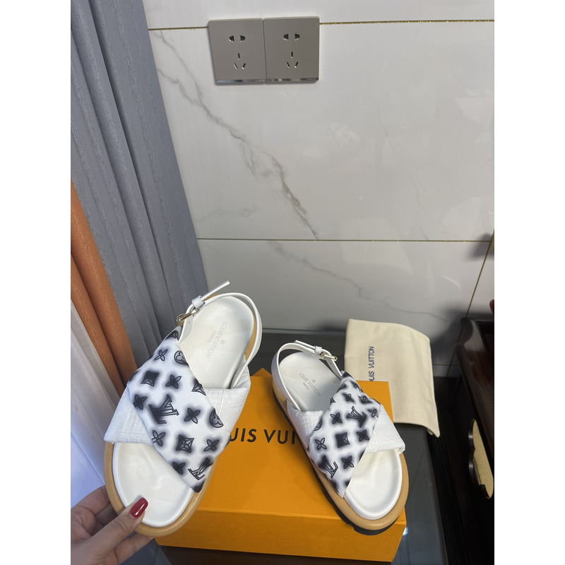 l**is V*t*n flat comfort sandal for summer white