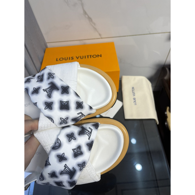 l**is V*t*n flat comfort sandal for summer white