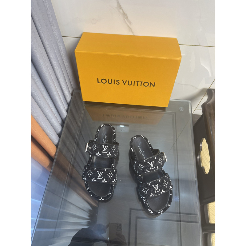 l**is V*t*n jumbo flatform printing mule black