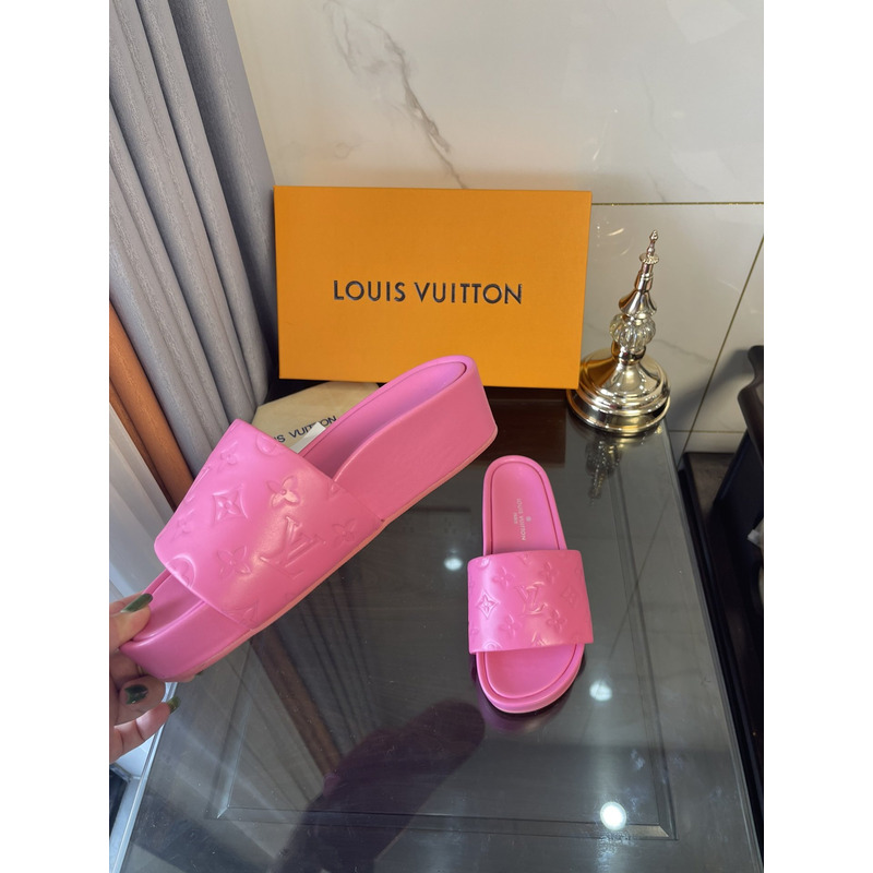 l**is V*t*n jumbo flatform mule pink