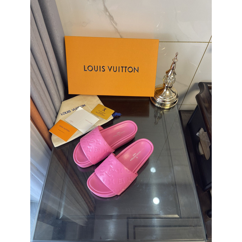 l**is V*t*n jumbo flatform mule pink