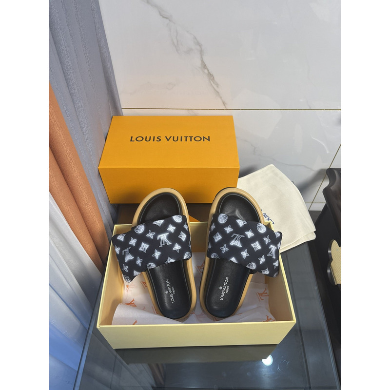 l**is V*t*n pool pillow comfort mule black