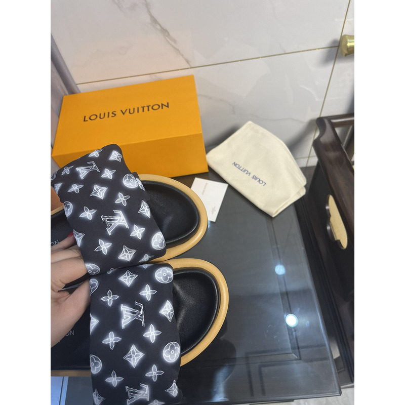 l**is V*t*n pool pillow comfort mule black