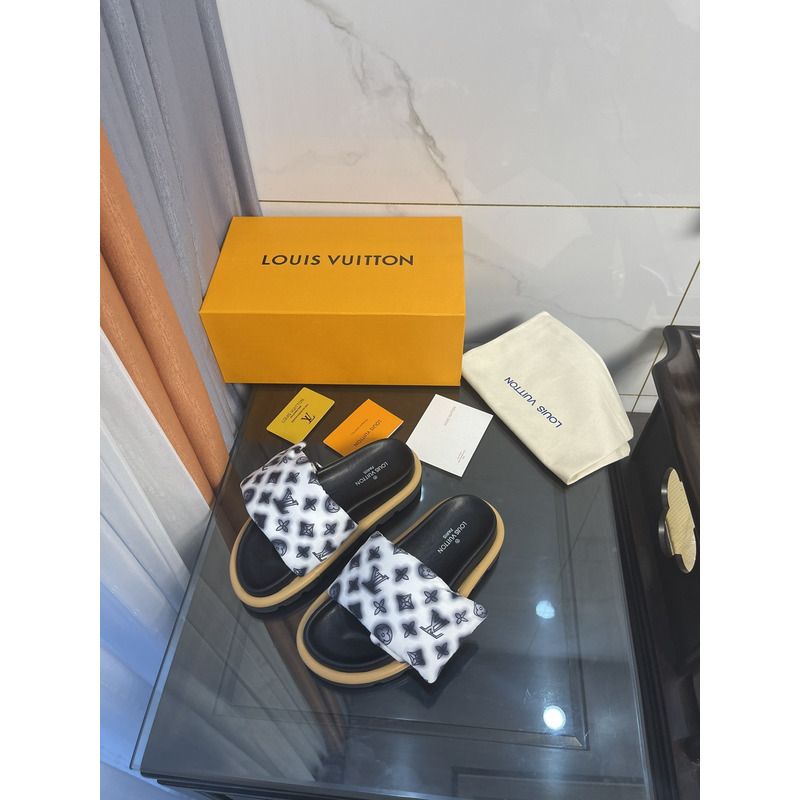 l**is V*t*n pool pillow comfort mule white