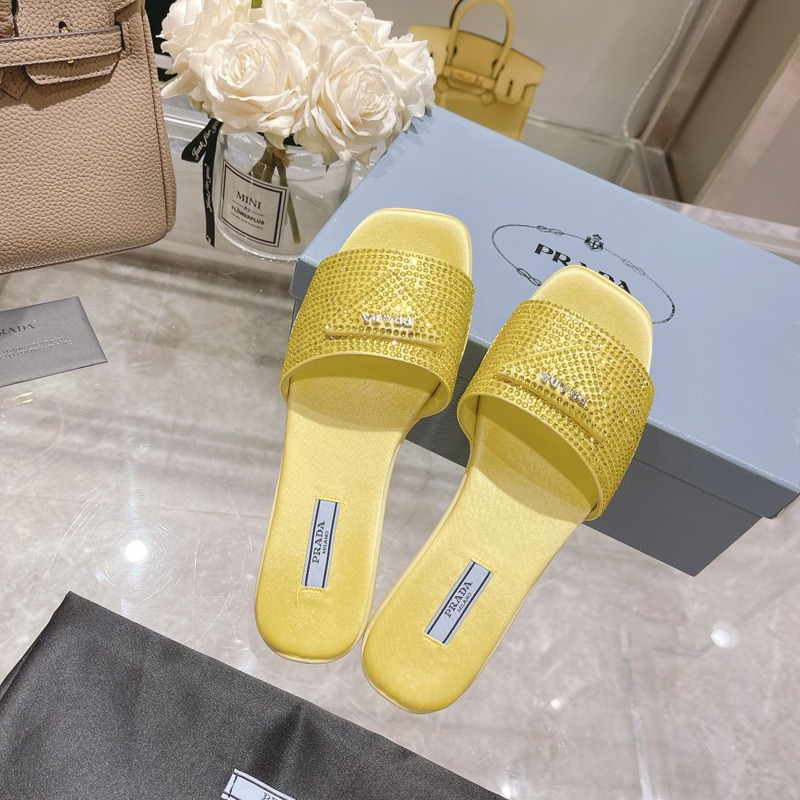 pra*a Di*m*nd slides yellow