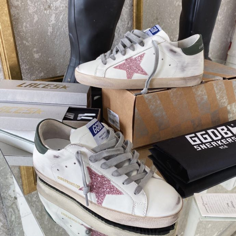 golden goose men’s S*per-star sneakers with pink glitter star and green heel tab