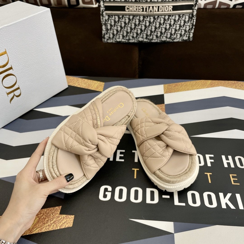 D*or dtwist-slipper leather with cannage motif beige