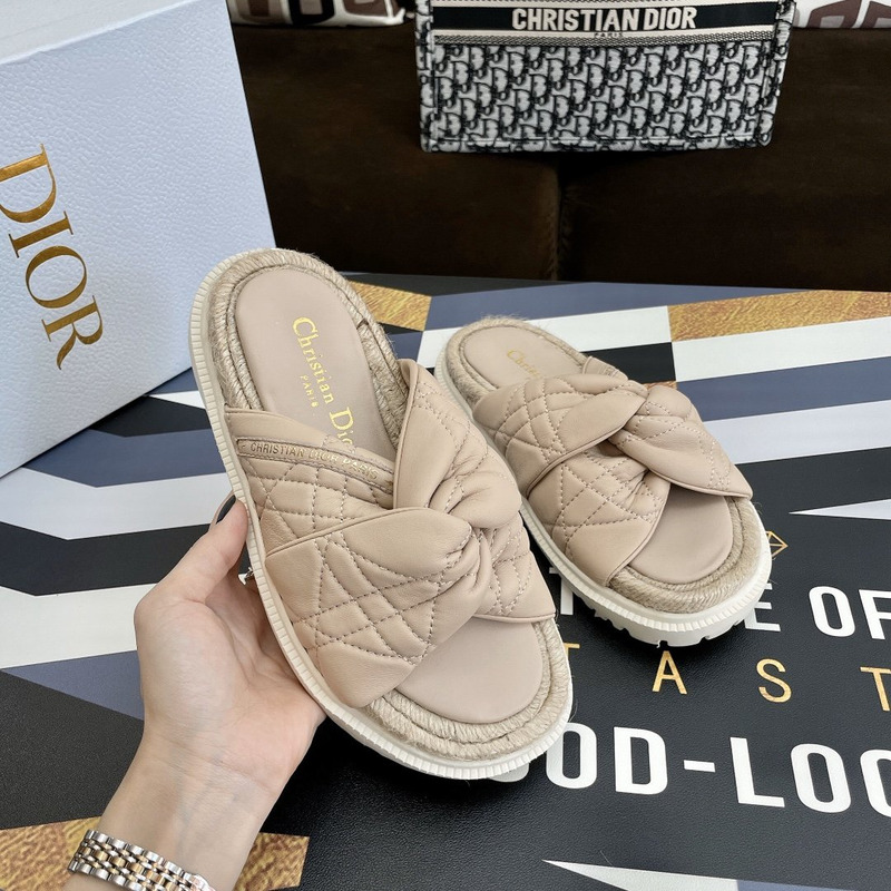 D*or dtwist-slipper leather with cannage motif beige