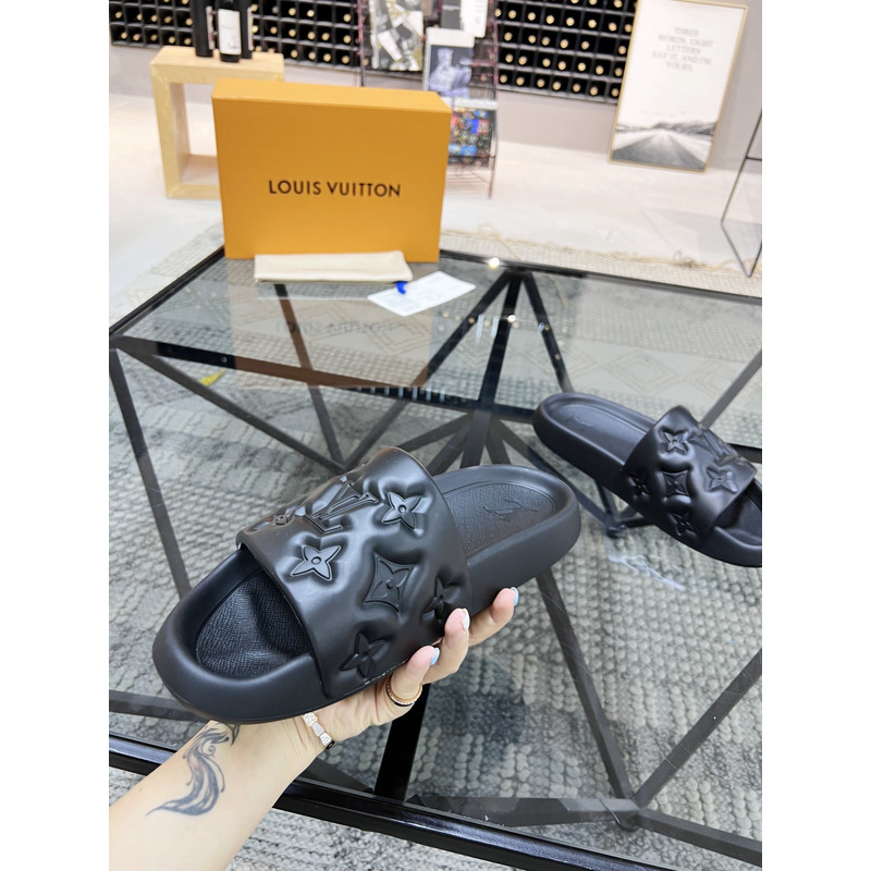 l**is V*t*n waterfront slippers black