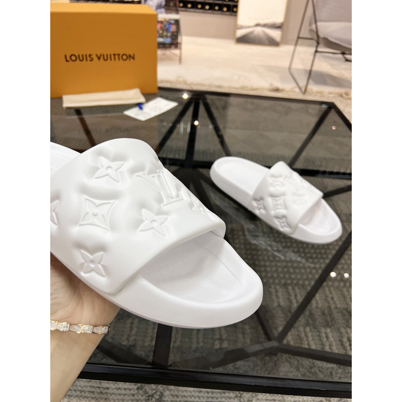 l**is V*t*n waterfront slippers white