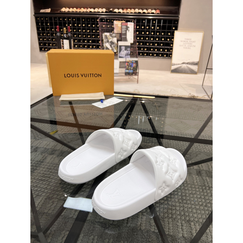 l**is V*t*n waterfront slippers white