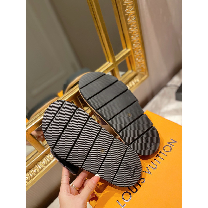 l**is V*t*n pool pillow comfort mule brown