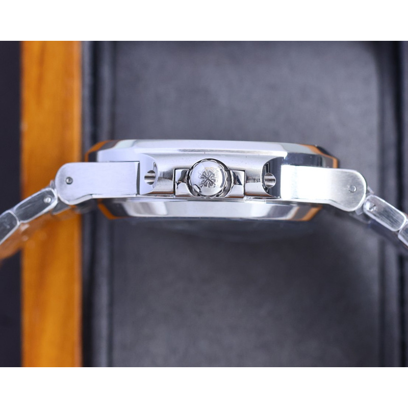 patek philippe nautilus 5711 white/black emerald Di*m*nds