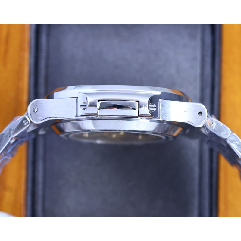 patek philippe nautilus 5719 blue emerald Di*m*nds