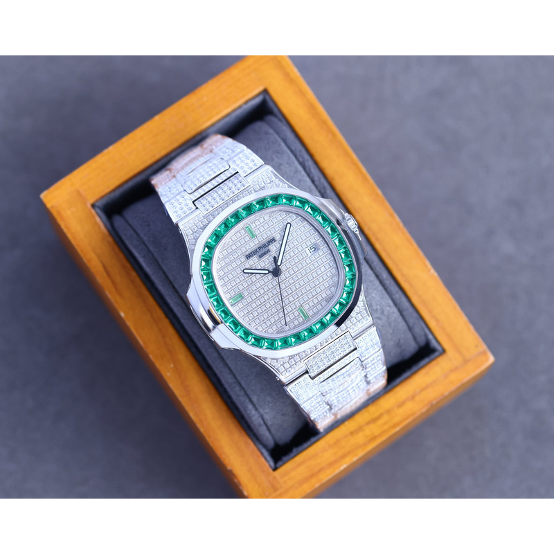 patek philippe nautilus 5719 green emerald Di*m*nds