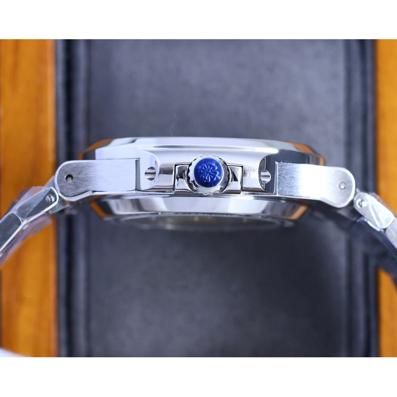 patek philippe nautilus 5719 black emerald Di*m*nds