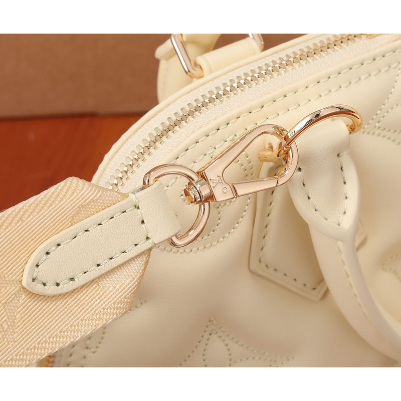 l**is V*t*n alma bb banana