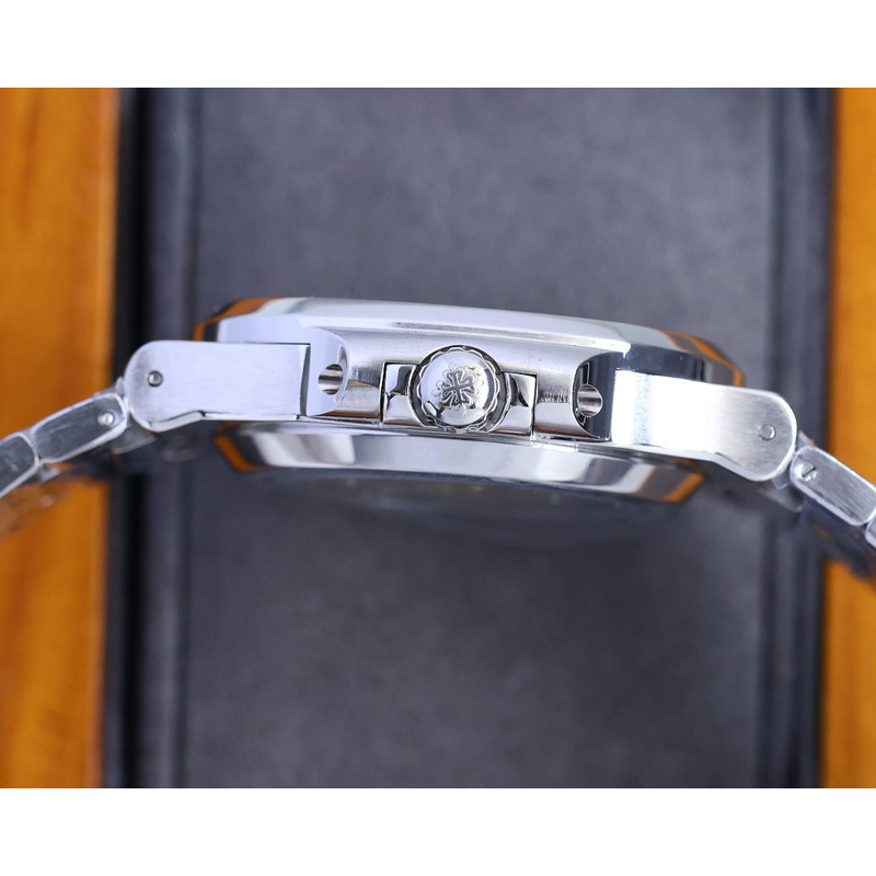 patek philippe nautilus 5711 white/blue emerald Di*m*nd