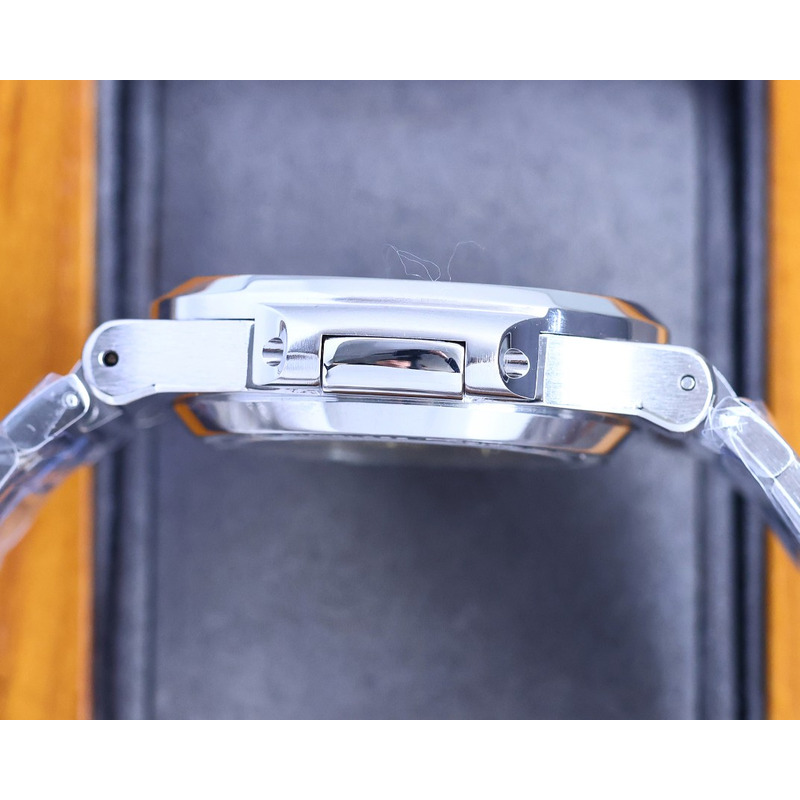 patek philippe nautilus 5711 black emerald Di*m*nds